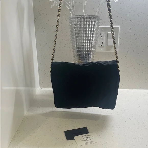 Prada Black and Gold Chain Shoulder Bag - Picture 4 of 9